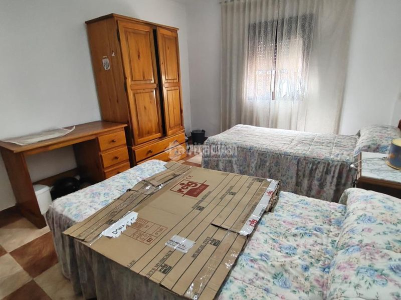 Foto 17aa7a35-9fba-4c0c-a683-09ee5d7506fb. Casa aparellada a Carolina (La)