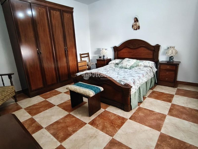 Foto 6ea34d68-9ce5-4522-9af0-41058afc2a84. Casa aparellada a Carolina (La)