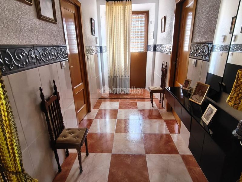 Foto 99976d55-5233-4062-928d-c14cea5af051. Casa aparellada a Carolina (La)