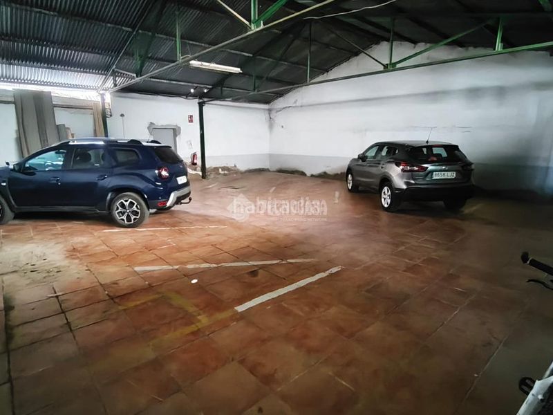 Foto c08fd805-003e-4074-90c4-6df2fe195365. Casa aparellada a Carolina (La)