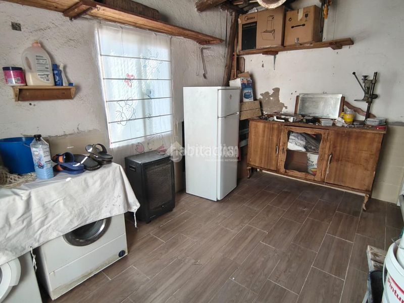 Foto c40c96b7-0a00-4974-8a9a-a5083c87feec. Casa aparellada a Carolina (La)