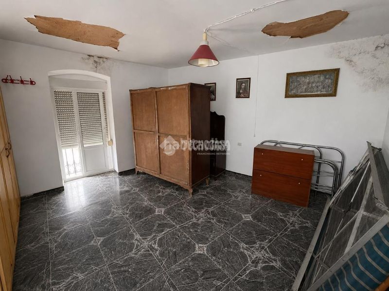 Foto 65058dbc-b9ad-489e-8e99-4ac81855308d. Casa aparellada a Carolina (La)
