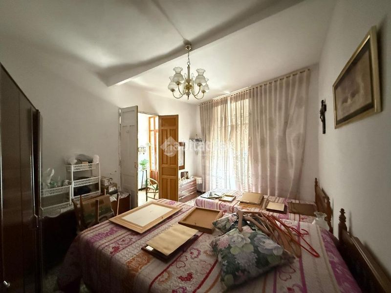 Foto ff071ab5-3e1b-4945-959a-1f2f63f92bdd. Casa aparellada a Carolina (La)