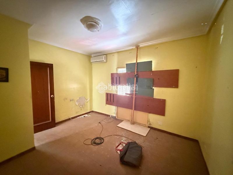 Foto e958d696-3134-4589-839e-d2559b0fc2c5. Casa aparellada amb aparcament a Carolina (La)