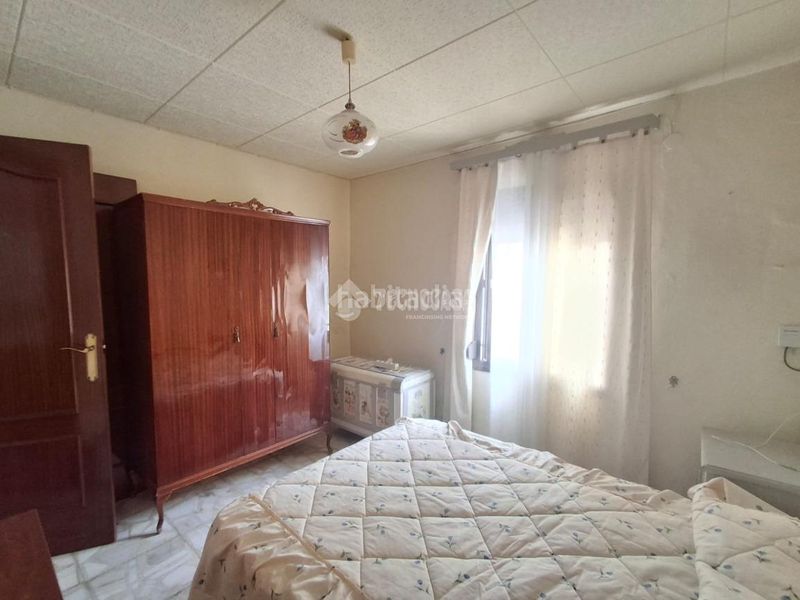 Foto 11f88238-7516-485a-ace5-9035cb01e3c9. Casa aparellada a Carolina (La)