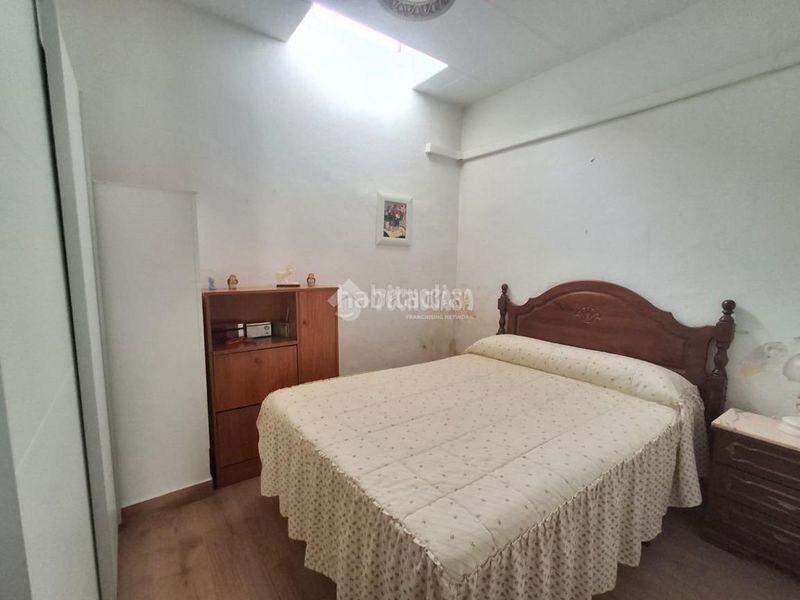 Foto 9171eb5e-fb62-4a98-864b-51ced535111f. Casa aparellada a Carolina (La)