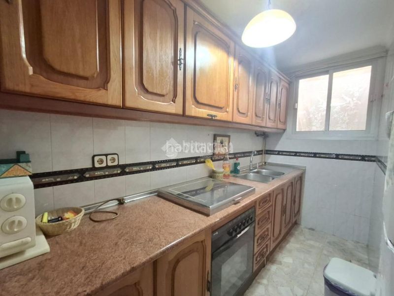 Foto bc50e87d-57ad-4fd6-a54e-d3846eef0a76. Casa aparellada a Carolina (La)