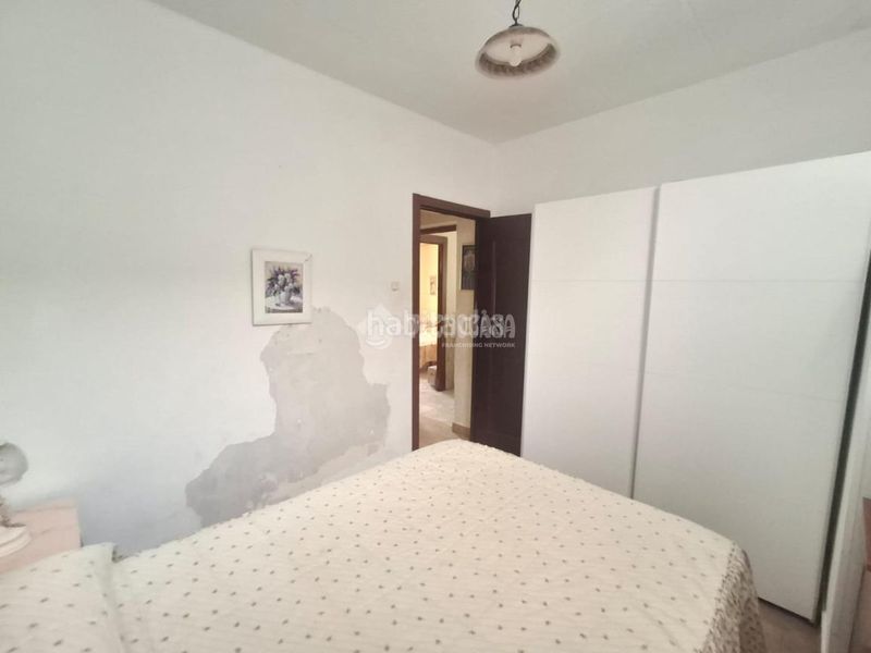 Foto e6d1bbda-1506-479f-911b-92ecf452dd08. Casa aparellada a Carolina (La)