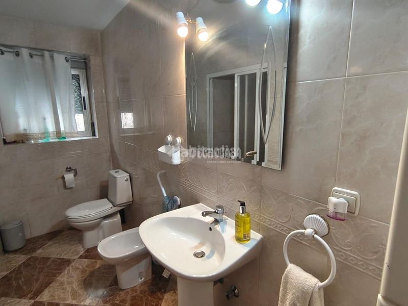 Foto 4c2a6fbf-46a1-4b90-8ead-a5efdcf66d1f. Casa bifamiliare in Carolina (La)