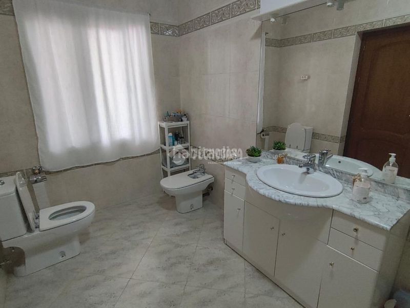 Foto d012e6c1-e00d-43e3-9efe-5753628303d4. Casa bifamiliare in Carolina (La)