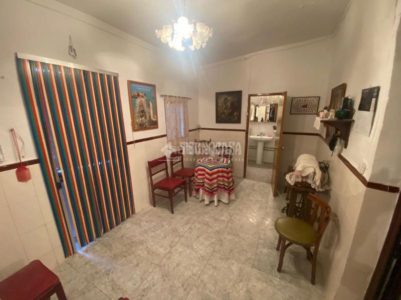 Foto 1b784fdb-58c1-4955-8122-03b10f2c6487. Casa aparellada a Vilches