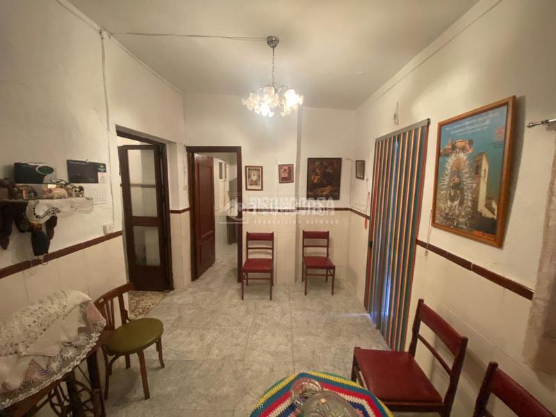 Foto 81c0a9a0-ea0c-4253-be38-b35dc1922b5f. Casa aparellada a Vilches