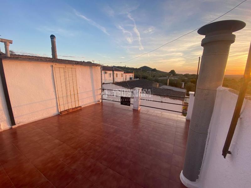 Foto 8c38ed0b-9a72-4d54-864b-e00854f66406. Casa aparellada a Vilches