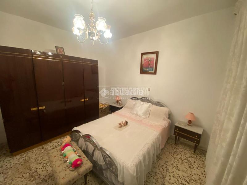 Foto 9a7586c9-f399-43f9-928a-7e6b9ab2f060. Casa aparellada a Vilches