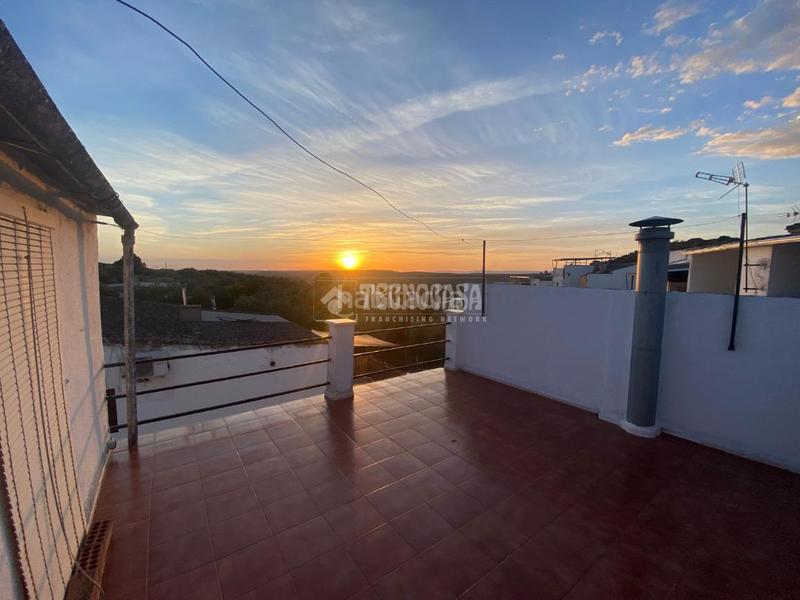 Foto f7c169f7-163f-421d-8140-1a0cc2eab130. Casa aparellada a Vilches