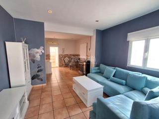 Casa aparellada a Carolina (La). Casa en venta en la carolina