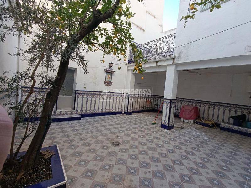 Foto 2fa23ead-c3b9-453d-85c1-0cdd7be07498. Casa aparellada a Carolina (La)