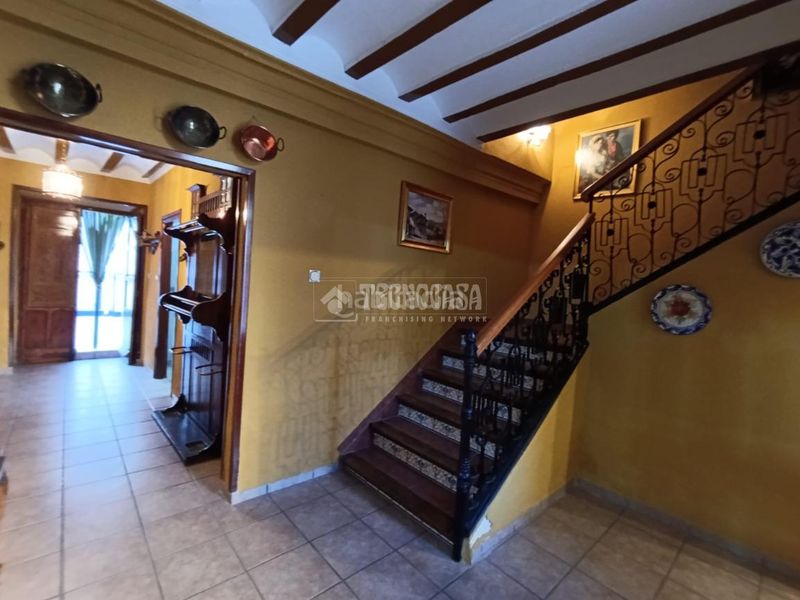 Foto 651f1930-4425-4eb4-9e51-15a1cc838c51. Casa aparellada a Carolina (La)