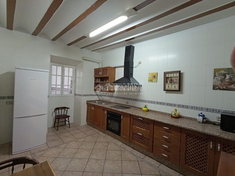 Foto 84a5de3a-e237-4601-9df1-5119d49c7d66. Casa aparellada a Carolina (La)