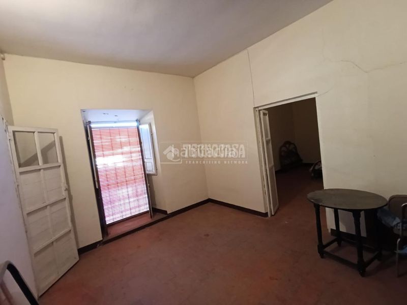 Foto b0b74a1e-fab3-4a2e-84e1-963a5d356bf2. Casa aparellada a Carolina (La)