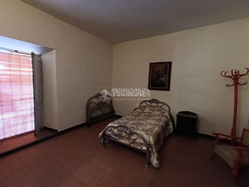 Foto d1633ba6-3e02-475a-a883-56b8a28996f9. Casa aparellada a Carolina (La)