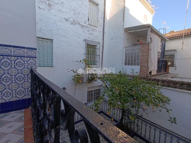 Foto db64484d-9208-4d04-b1dd-425f89771e4e. Casa aparellada a Carolina (La)