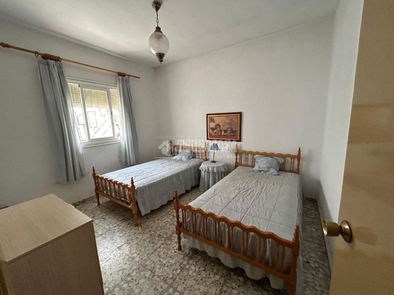 Foto 6dd5a0ce-1272-4ded-b976-bf85a7c5fc40. Casa aparellada amb calefacció a Carolina (La)