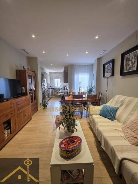 Foto d15ecd2f-f539-4c1d-ac37-035b38e70b99. Casa adossada a mitja galta s/n a Havana Mataró