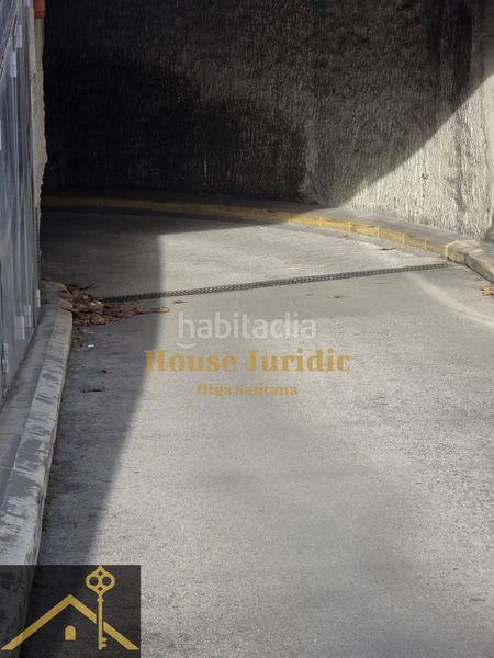 Foto 1751d535-9944-44dd-a35d-d3fd4db0b99c. Alquiler parking coche plaza de parking con ascensor en alquiler junto a la biblioteca pompeu fabra en Mataró