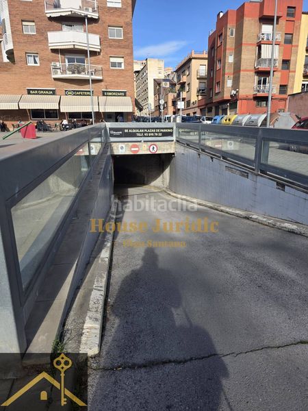 Foto 31c3da2b-19b7-4b15-9576-230a47c7ae7e. Alquiler parking coche plaza de parking con ascensor en alquiler junto a la biblioteca pompeu fabra en Mataró