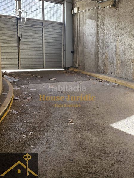 Foto 711dd572-5f53-4a8b-befd-e44e6804e361. Alquiler parking coche plaza de parking con ascensor en alquiler junto a la biblioteca pompeu fabra en Mataró