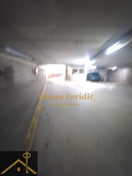 Foto 8fea29b7-d6f6-40f4-bb69-0c6c6a0ec3b0. Alquiler parking coche plaza de parking con ascensor en alquiler junto a la biblioteca pompeu fabra en Mataró