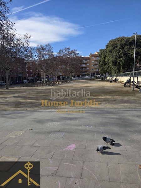 Foto aa425360-3bc6-4a33-b600-e0ec93da46e8. Alquiler parking coche plaza de parking con ascensor en alquiler junto a la biblioteca pompeu fabra en Mataró