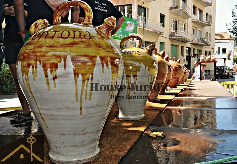 Foto 582e9fde-e928-48f7-bd29-98cf637f7c00. Xalet amb xemeneia calefacció aparcament piscina a Argentona