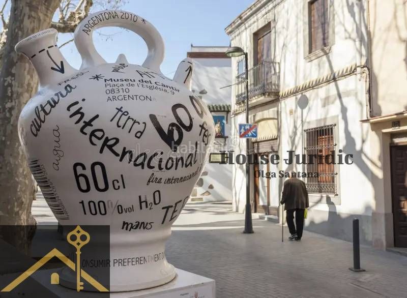 Foto 757b507e-12b4-4235-a9d0-f9ce12c58264. Xalet amb xemeneia calefacció aparcament piscina a Argentona