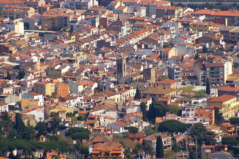 Foto 8f4cab6e-db8b-4f4c-be1a-8ff6dad156fa. Xalet amb xemeneia calefacció aparcament piscina a Argentona