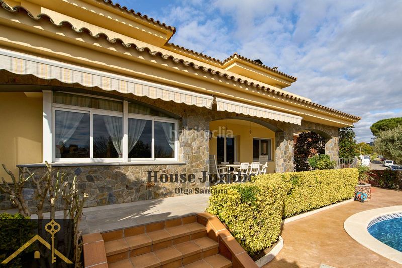 Foto f0fb55b4-ff63-468e-9964-9f1afe73f6b8. Casa con camino riscaldamento parcheggio piscina in Argentona