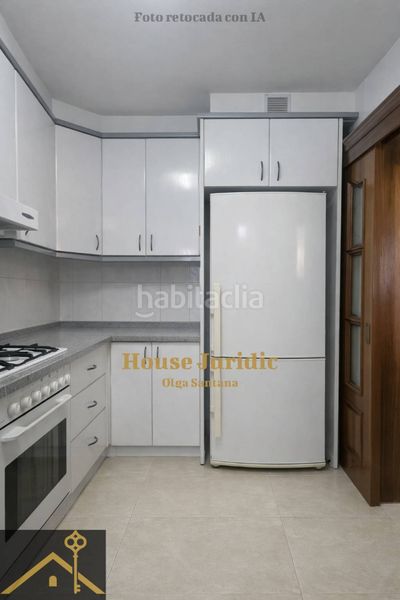Foto 5a5ac4f4-c6e4-4afb-a708-87ddada7ad87. Casa aparellada a Els Molins Mataró