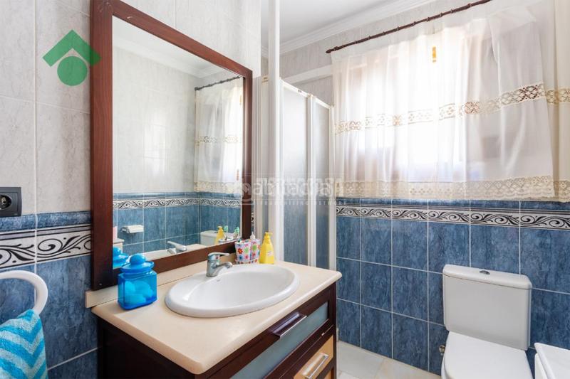 Foto 2e3582ce-637a-4d9d-9192-10a59e2bd813. Casa aparellada amb aparcament piscina a Capistrano Nerja