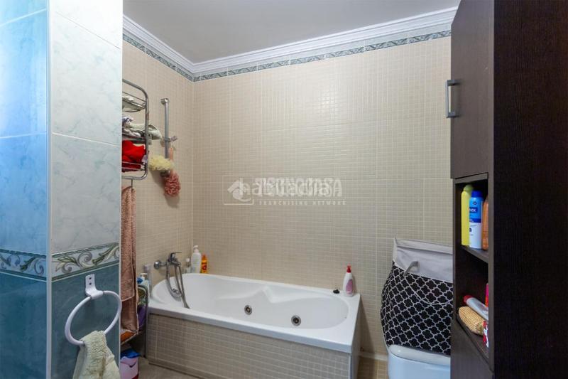 Foto 87fb4b2d-3120-46a0-b806-a73bb37295aa. Casa aparellada amb aparcament piscina a Capistrano Nerja
