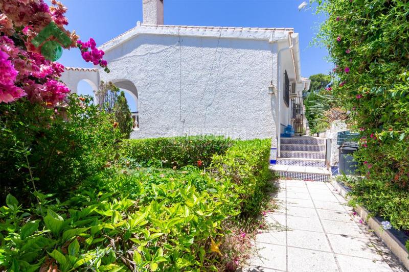 Foto aa92ea40-e52d-42ad-91de-2822b5841b2d. Casa aparellada amb aparcament piscina a Capistrano Nerja