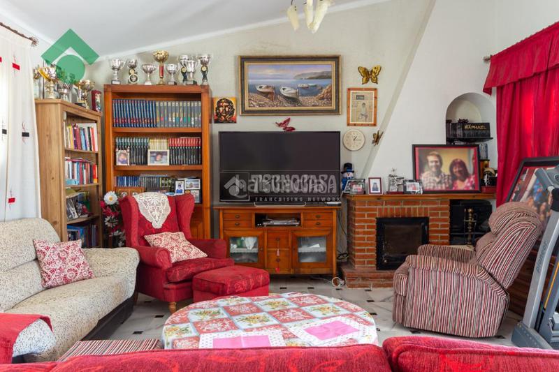 Foto ed2d94c1-d2bd-4aec-82b8-b3bccca8bb4b. Casa aparellada amb aparcament piscina a Capistrano Nerja