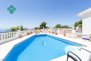 Towny house in Capistrano. Casa en venta en nerja
