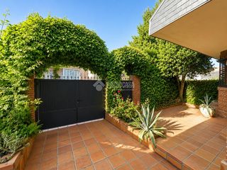 Maison jumelée à Griñón. Casa en venta en griñón