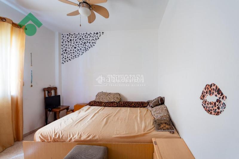 Foto 3fdc2de4-557e-41ad-9c77-0f1e8a322a89. Casa pareada casa en venta en Macharaviaya