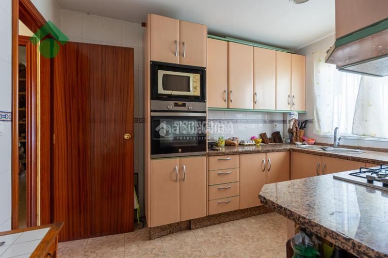 Foto a5102151-fa06-4d9b-8410-c3b040224aae. Casa pareada casa en venta en Macharaviaya