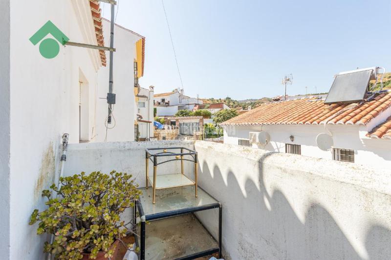 Foto b318e939-65f2-4e66-92d8-3ac63e11c756. Casa pareada casa en venta en Macharaviaya