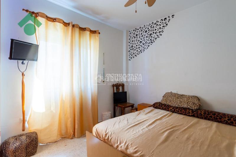 Foto d51874f0-bd94-4a65-b043-f3184b854026. Casa pareada casa en venta en Macharaviaya