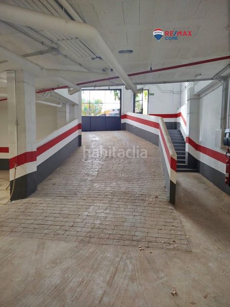 Foto 18e88104-fdcf-447c-8ef1-9762dd1d6425. Aparcament cotxe a La Estación Badajoz