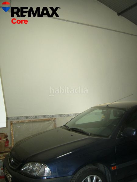 Foto b1961373-b311-480c-abf4-ac93fde54c17. Casa amb aparcament a Orellana la Vieja